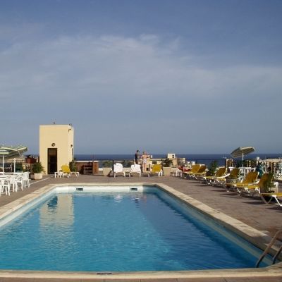 The Crown Hotel Buġibba Buitenkant foto